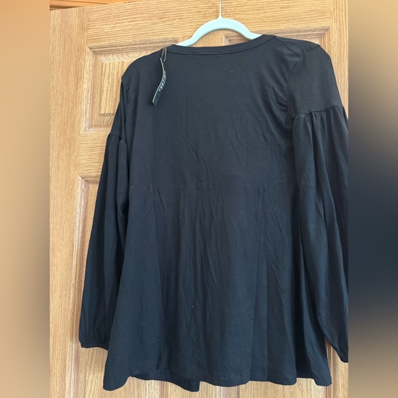 NWT Vertigo Paris Black V-Neck Studded Blouse - Picture 5 of 5